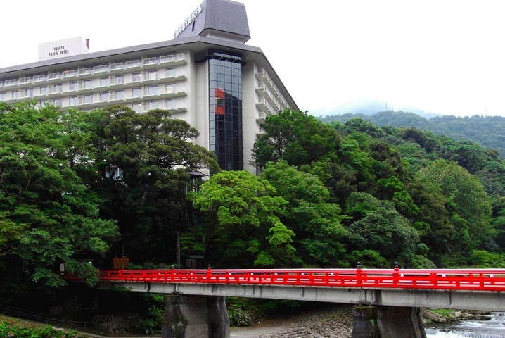 秋の箱根で結婚式　神社と披露宴ができる会場おすすめ５選　湯本富士屋ホテル